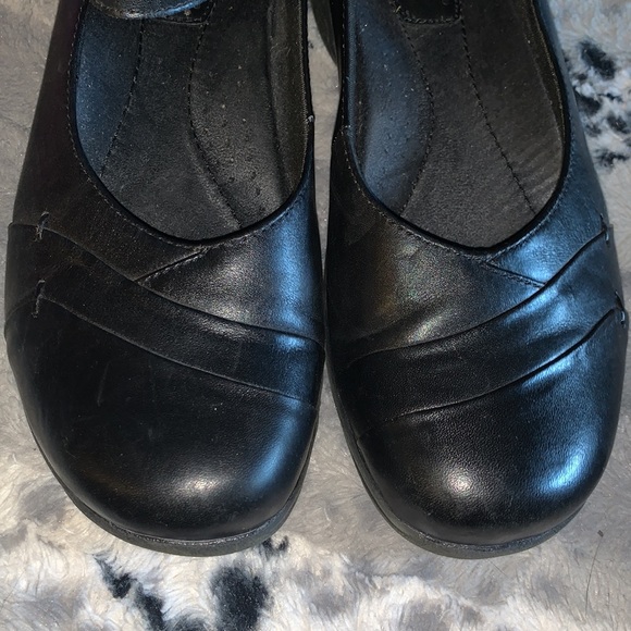 Earth Origins Britney 4 Black Leather Mary Janes — 9 - Picture 5 of 10